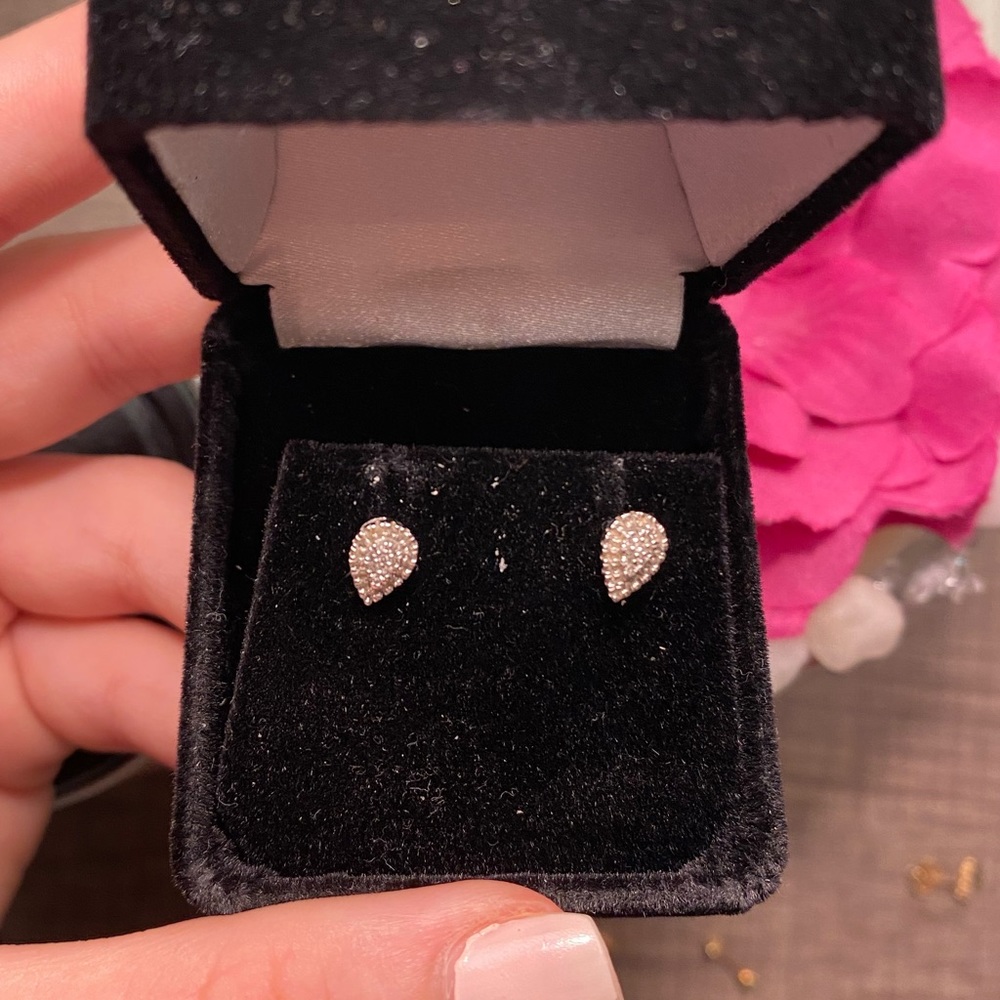 Pear shaped Diamond Earrings